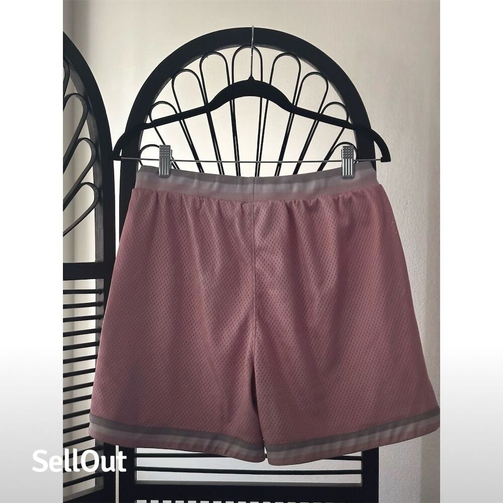 KITH Men's Pink Mesh Athletic Shorts Size M Breathable Summer Wear - Picture 2 of 3